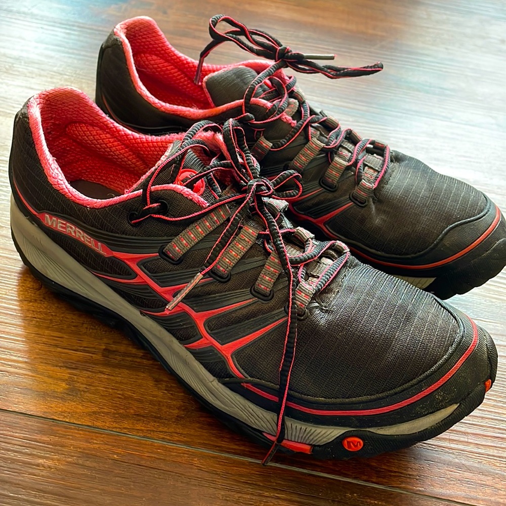 Merrell Trail Runners Sz 9.5